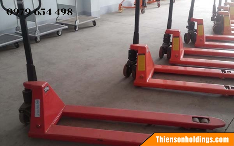 xe nâng tay 2.5 tấn