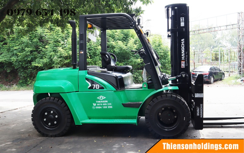 xe nâng 7 tấn