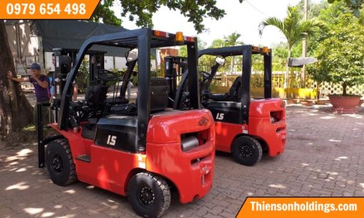 xe nâng dầu 1.5 tấn