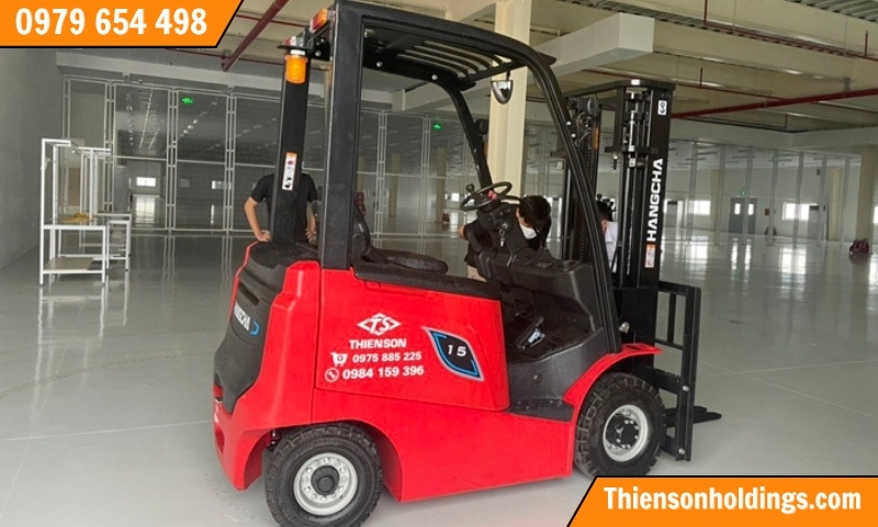 xe nâng điện 1.5 tấn