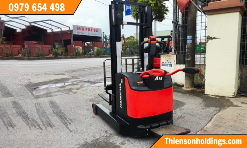 xe nâng tay 3 tấn