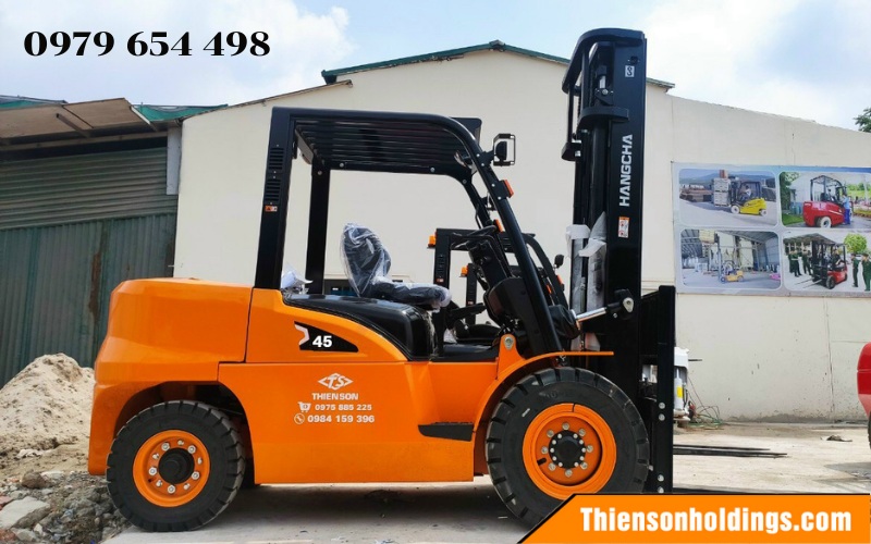 xe nâng 4.5 tấn