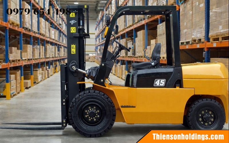 xe nâng 4.5 tấn