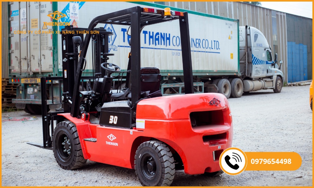 xe nâng dầu 3 tấn
