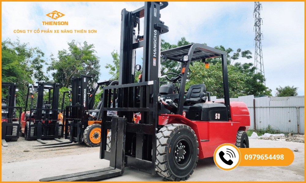 xe nâng dầu 5 tấn