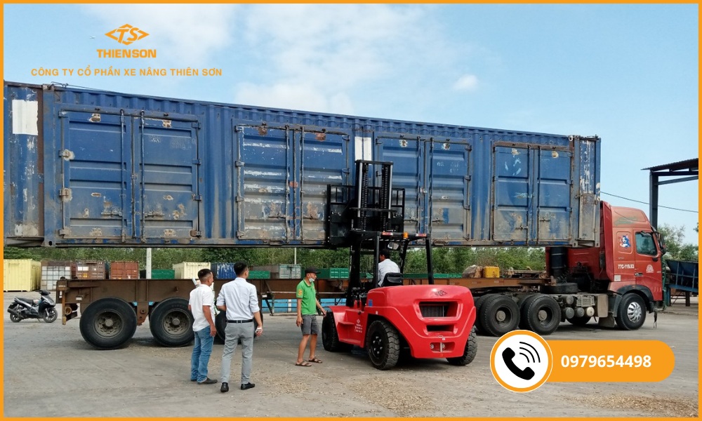 xe nâng dầu 5 tấn