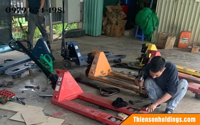 sửa xe nâng tay