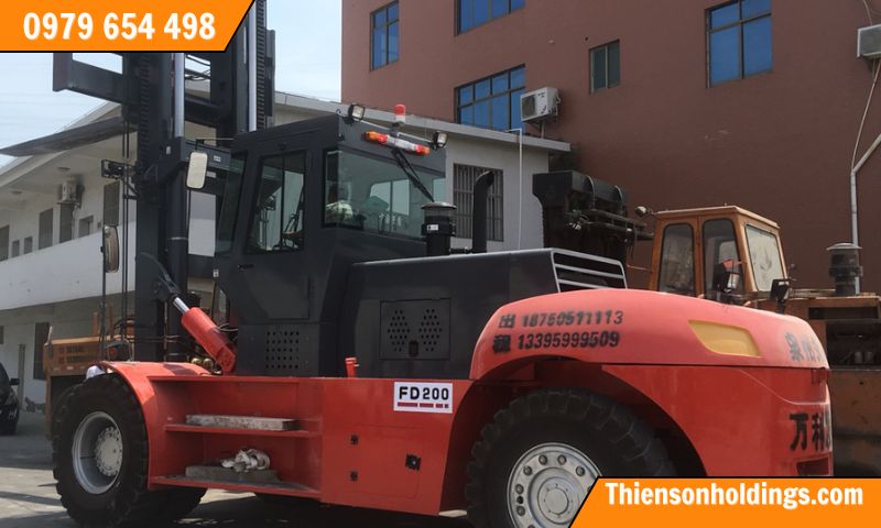 xe nâng 20 tấn