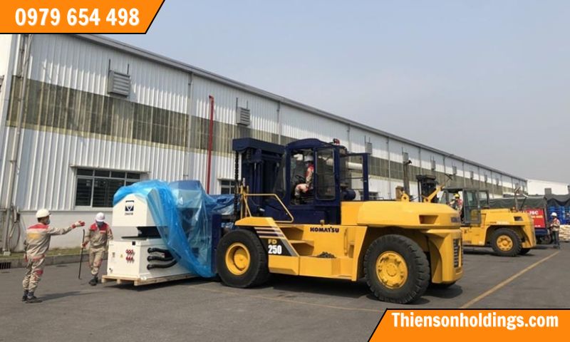 xe nâng 25 tấn
