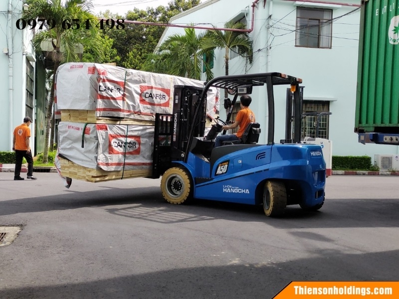 xe nâng điện ngồi lái
