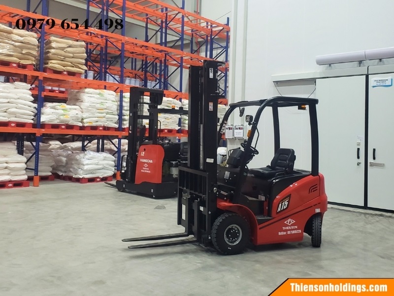 xe nâng điện ngồi lái