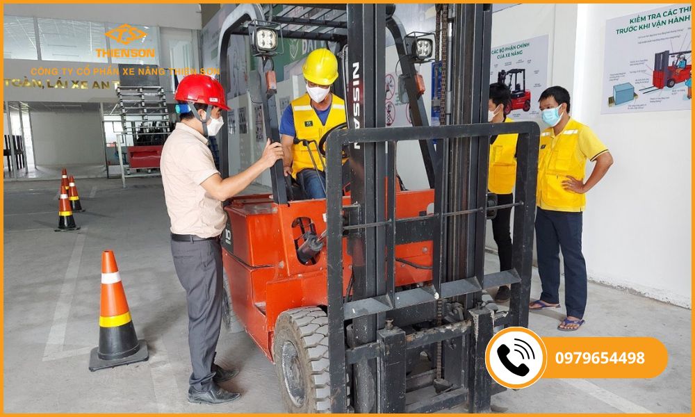 kiểm tra xe nâng